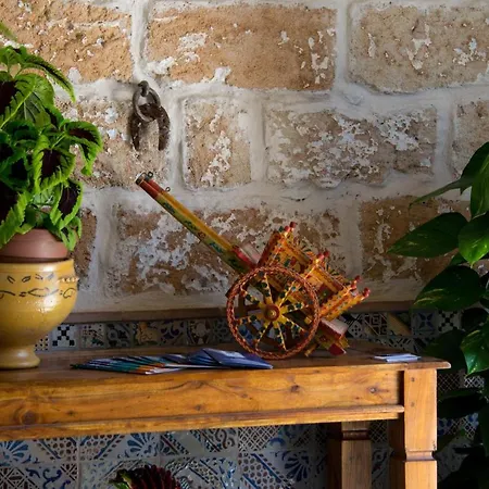 לינה וארוחת בוקר Azule